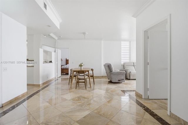 888 Brickell Key Dr 2010, Miami, FL 33131
