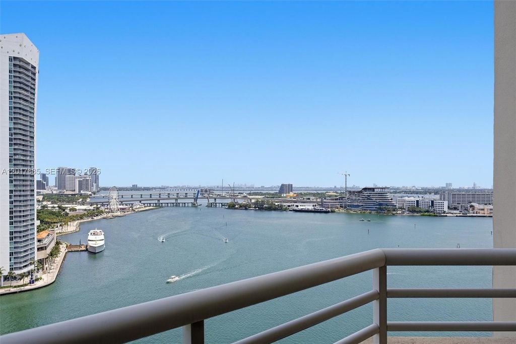 888 Brickell Key Dr 2010, Miami, FL 33131