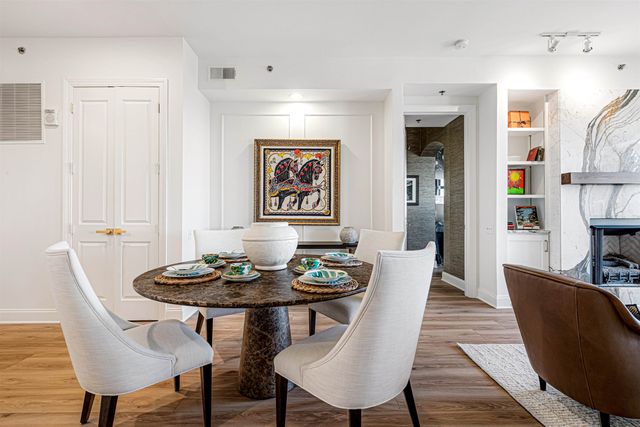 717 S Riverside Dr Apt 1205, Memphis, TN 38103