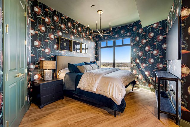 717 S Riverside Dr Apt 1205, Memphis, TN 38103