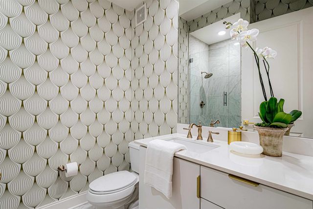 717 S Riverside Dr Apt 1205, Memphis, TN 38103