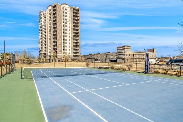 717 S Riverside Dr Apt 1205, Memphis, TN 38103