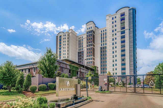 717 S Riverside Dr Apt 1205, Memphis, TN 38103