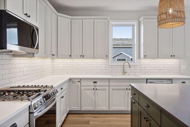 6188 Harkness Lane S, Cottage Grove, MN 55016