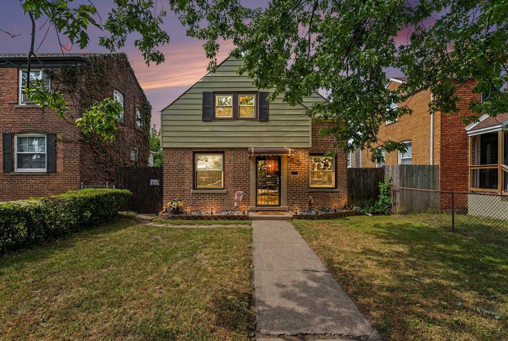 11112 S avenue c Avenue, Chicago, IL 60617 — photo 2