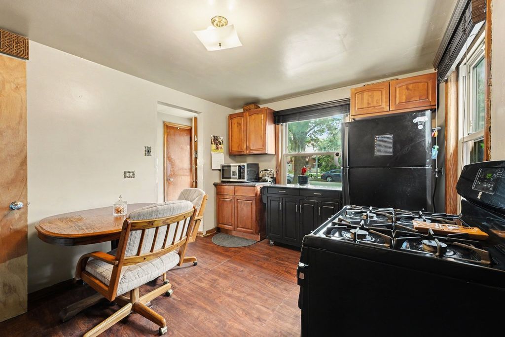 11112 S avenue c Avenue, Chicago, IL 60617 — photo 5