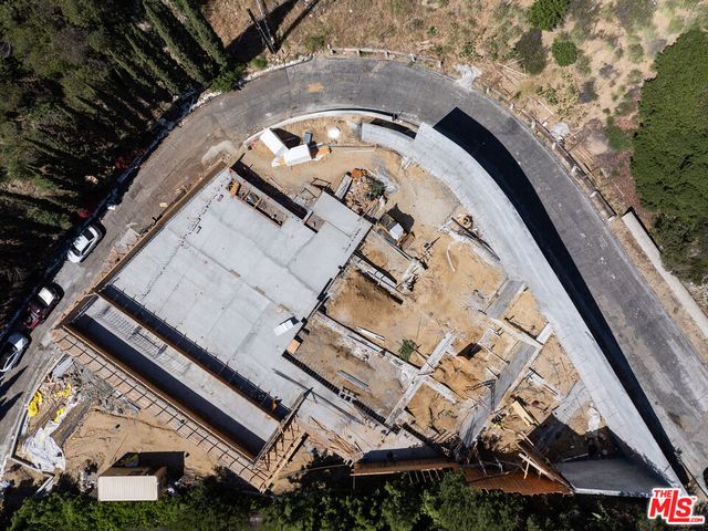 1868 N Doheny Drive, Los Angeles, CA 90069