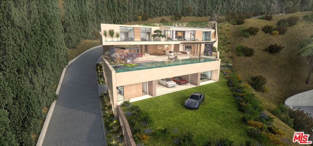 Image 6 of property listing at 1868 N Doheny Drive, Los Angeles, CA 90069