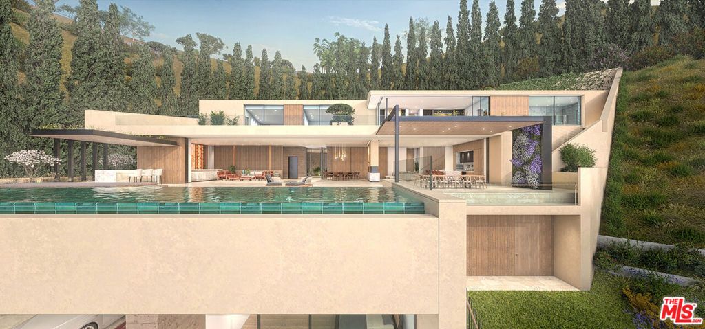 Image 9 of property listing at 1868 N Doheny Drive, Los Angeles, CA 90069