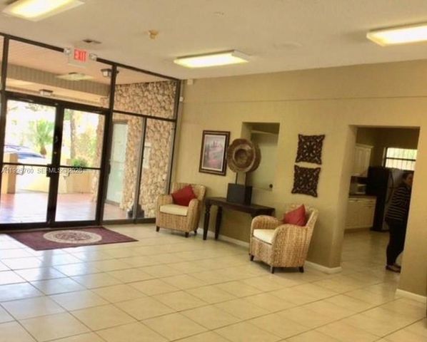 6950 Miami Gardens Dr 2-211, Hialeah, FL 33015