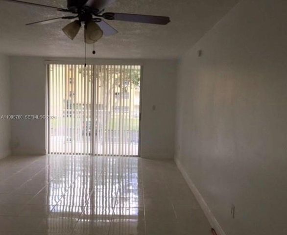 6950 Miami Gardens Dr 2-211, Hialeah, FL 33015