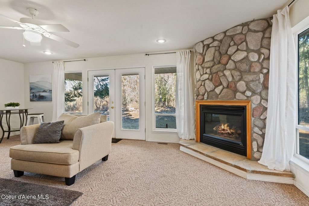 71 Freeman Ln, Hope, ID 83836 photo 4