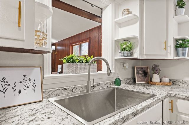 806 Elmwood Avenue, New Albany, IN 47150