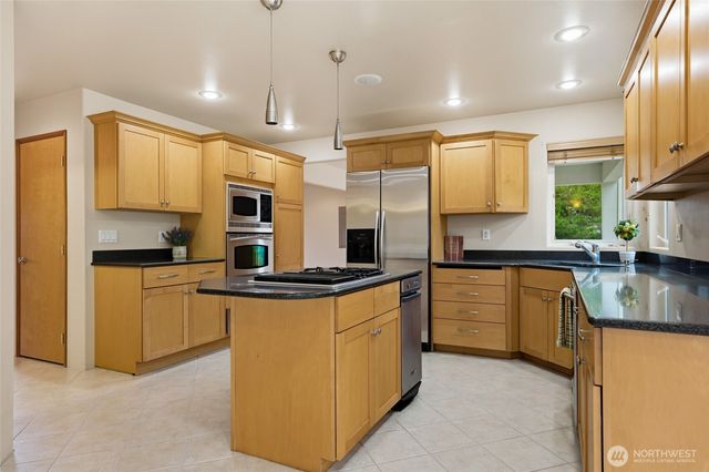 9347 Piperhill Drive SE, Olympia, WA 98513