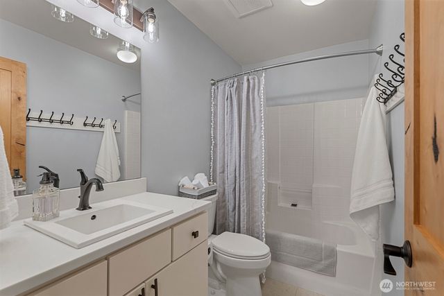 7320 Silent Creek Avenue SE, Snoqualmie, WA 98065