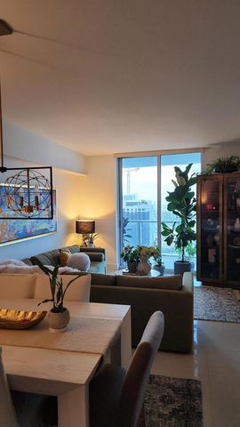 185 SW 7th St 3803, Miami, FL 33130