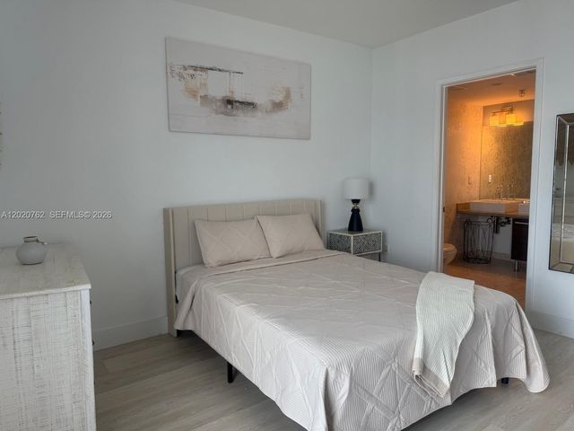 185 SW 7th St 3803, Miami, FL 33130