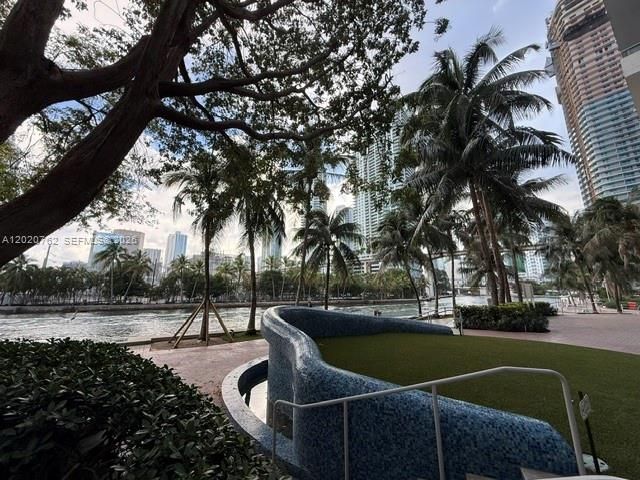 185 SW 7th St 3803, Miami, FL 33130