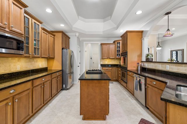 402 Five Oaks Blvd, Lebanon, TN 37087