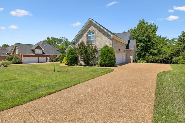 402 Five Oaks Blvd, Lebanon, TN 37087