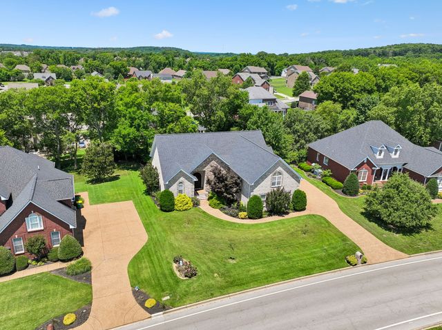 402 Five Oaks Blvd, Lebanon, TN 37087