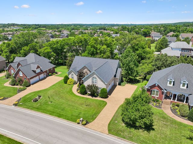 402 Five Oaks Blvd, Lebanon, TN 37087