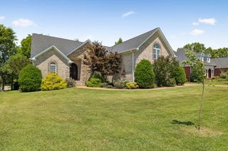 402 Five Oaks Blvd, Lebanon, TN 37087