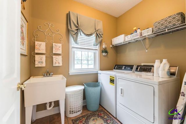 136 Old Perry Road, Bonaire, GA 31005