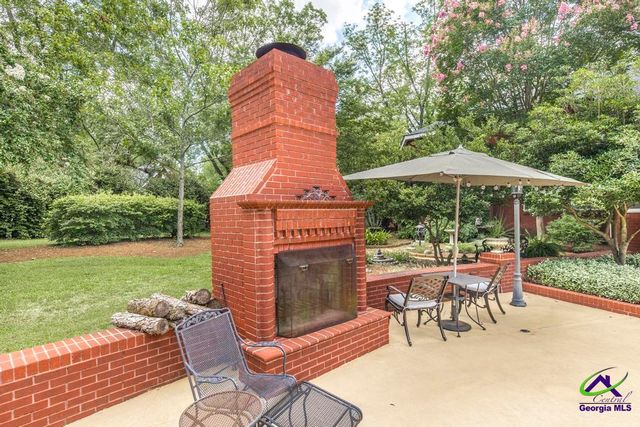 136 Old Perry Road, Bonaire, GA 31005