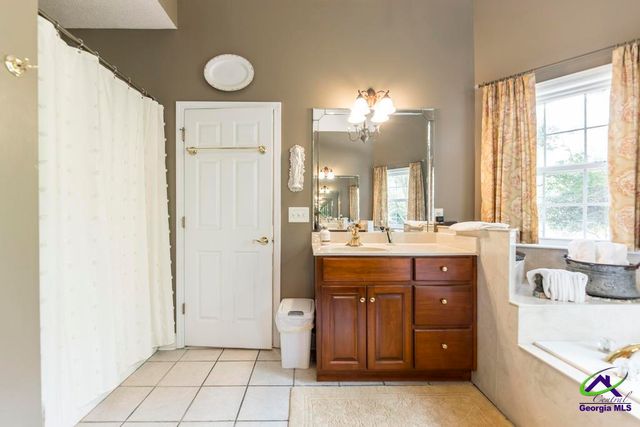 136 Old Perry Road, Bonaire, GA 31005