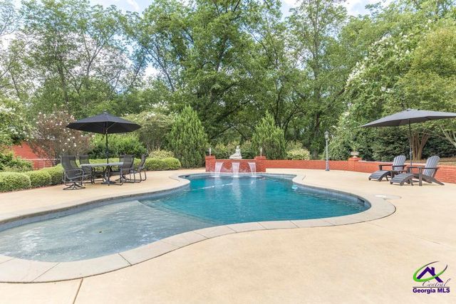 136 Old Perry Road, Bonaire, GA 31005