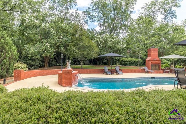 136 Old Perry Road, Bonaire, GA 31005