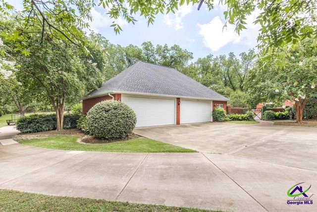 136 Old Perry Road, Bonaire, GA 31005