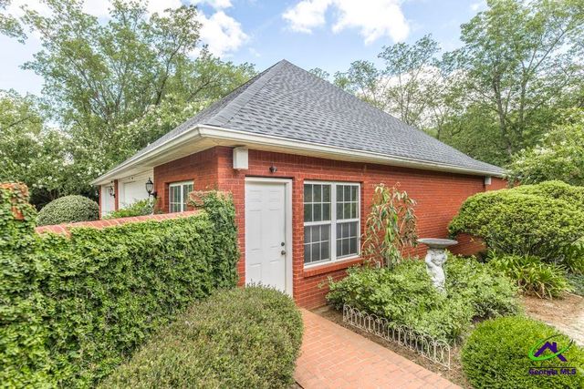 136 Old Perry Road, Bonaire, GA 31005
