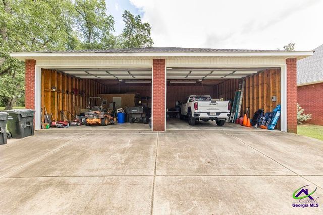 136 Old Perry Road, Bonaire, GA 31005