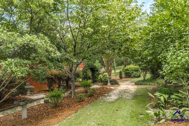 136 Old Perry Road, Bonaire, GA 31005