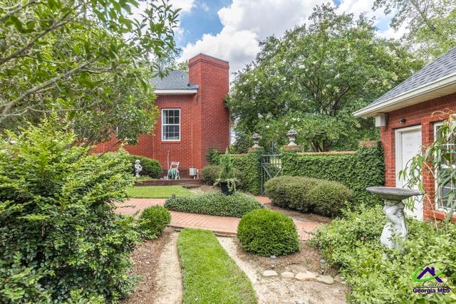 136 Old Perry Road, Bonaire, GA 31005