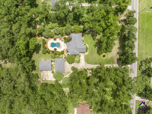136 Old Perry Road, Bonaire, GA 31005