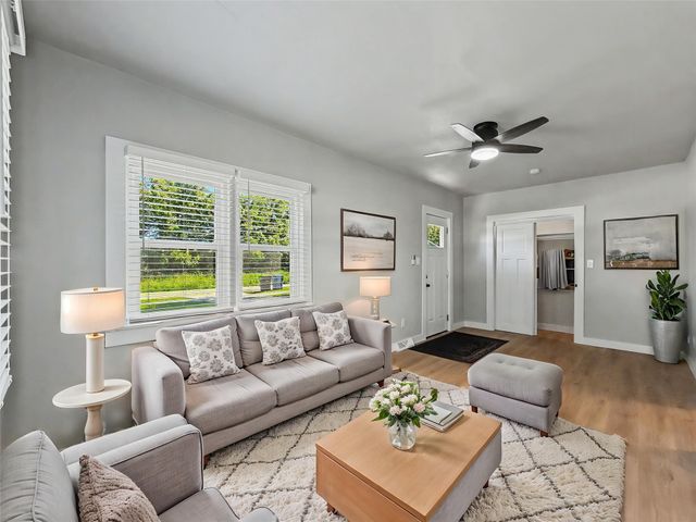 3436 Scott Avenue, Des Moines, IA 50317