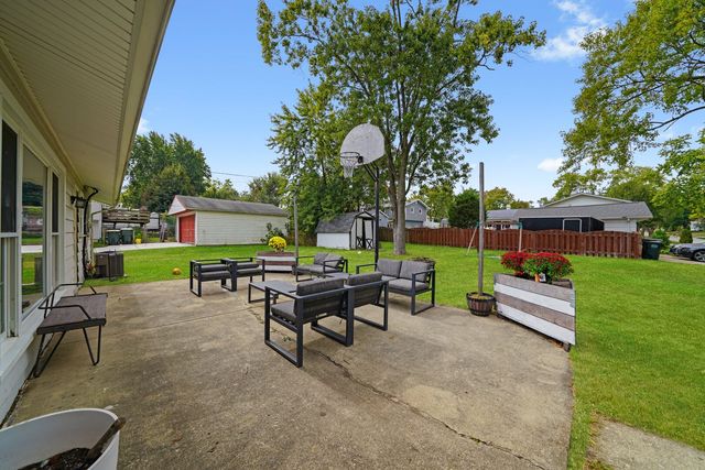 1490 Highland Boulevard, Hoffman Estates, IL 60169