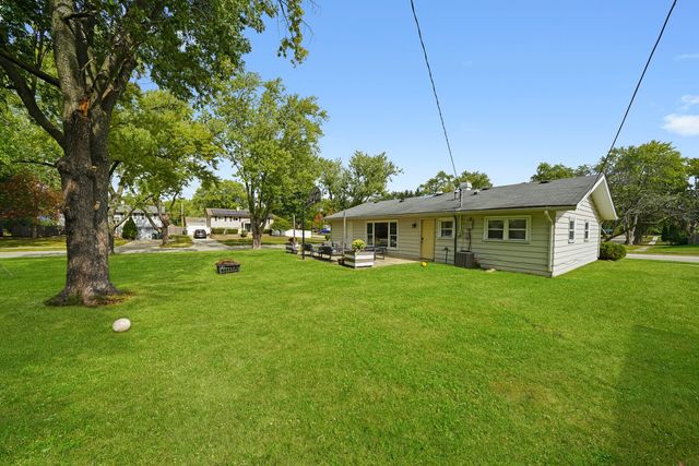 1490 Highland Boulevard, Hoffman Estates, IL 60169