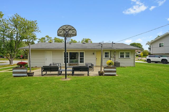 1490 Highland Boulevard, Hoffman Estates, IL 60169