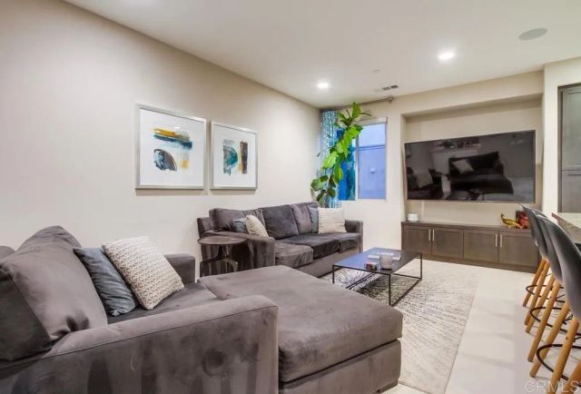 1251 Via Lucero, Oceanside, CA 92056