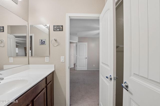 18049 W IVY Lane, Surprise, AZ 85388