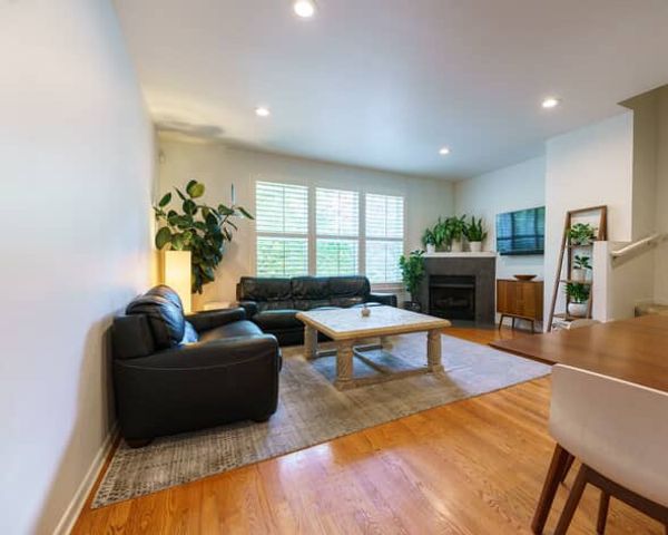 3872 N Milwaukee Court A, Chicago, IL 60641