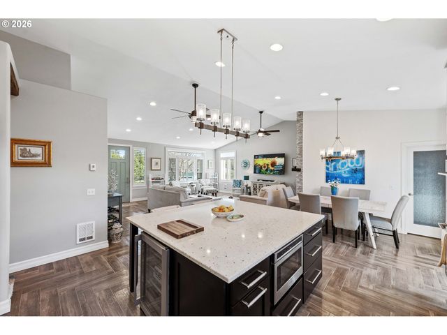 3220 Natalie Way, Bandon, OR 97411