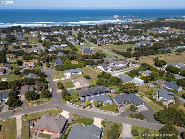 3220 Natalie Way, Bandon, OR 97411