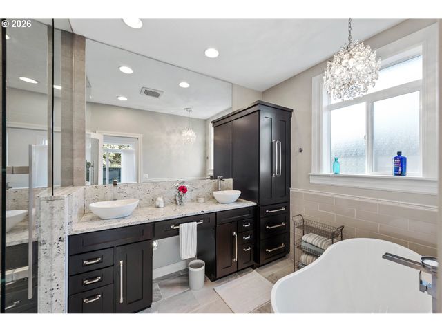 3220 Natalie Way, Bandon, OR 97411