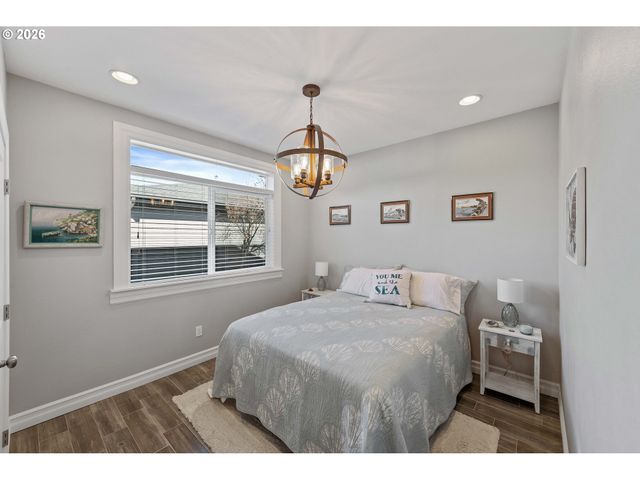3220 Natalie Way, Bandon, OR 97411