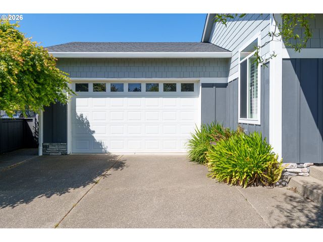 3220 Natalie Way, Bandon, OR 97411